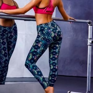 VSX SPORT VICTORIA'S SECRET Knockout Leggings - Navy Aztec Print
